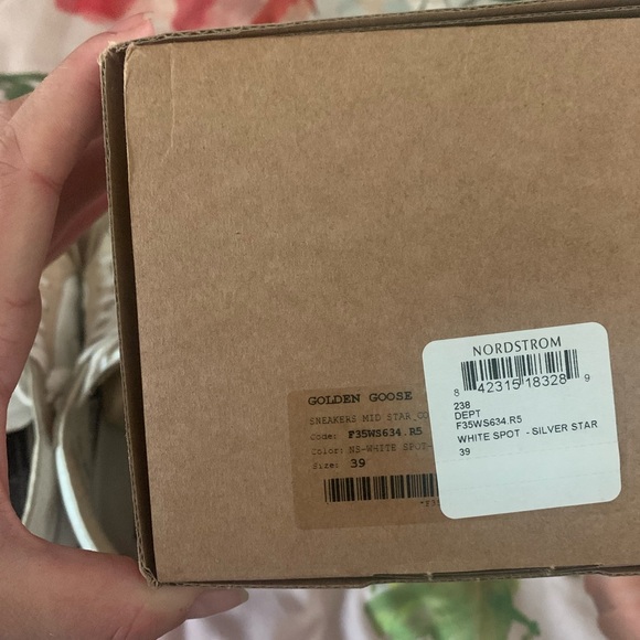 SOLD‼️Golden Goose Mid Star Sneaker - Picture 8 of 10